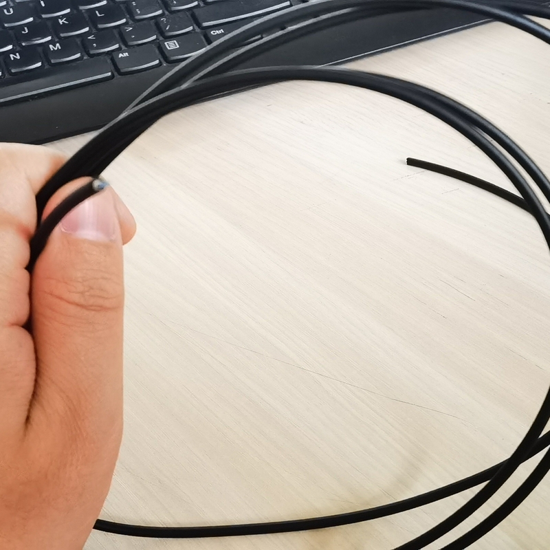 México / América del Norte 3.0mm TPU 800N YOFC Fibra óptica GJYFJU-1B6b3 Material de chaqueta de hilo de aramida para interiores y exteriores