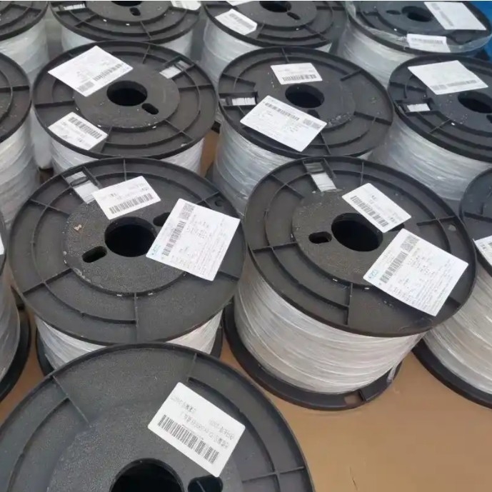Cable FTTH de caída interior de un solo modo resistente a la intemperie 1-12 núcleo para conexión sin fisuras