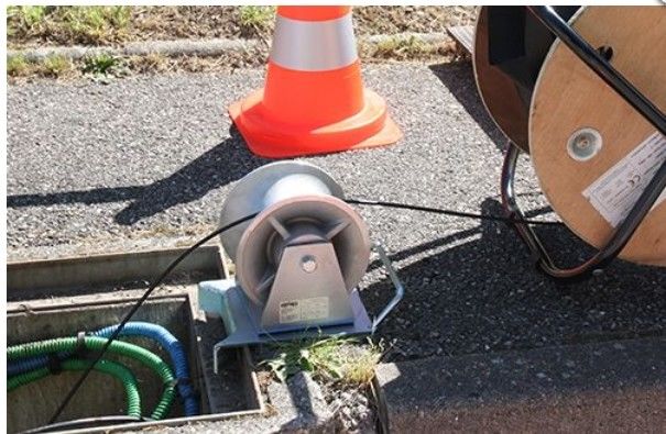 Cables de fibra óptica enterrados directamente para aplicaciones de enterramiento directo -20- 70°C Estructura SZ tubo suelto fijado