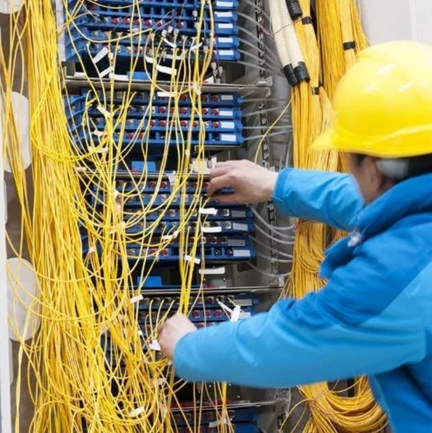 Cable de fibra óptica de interior de fibra estrecha de seguridad mejorada GJFJV para una conexión fiable