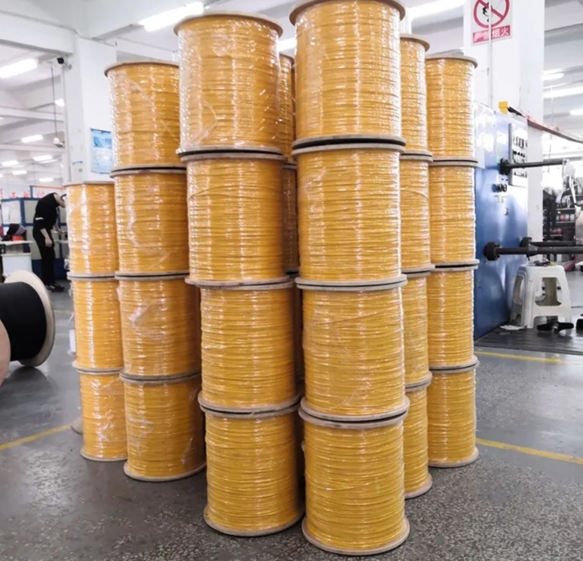 Cable de datos de fibra óptica de interior de fibra estrecha certificado ISO9001 para espacios reducidos