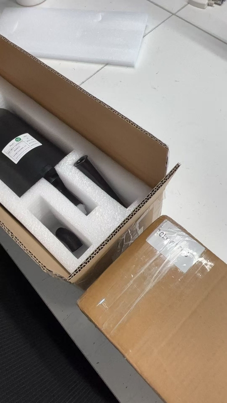 Material de la cubierta confidencial para drones FPV Quadcopter, 25 km/rollo, cableado interno a externo, tipo de conector FC para alta resistencia a la tracción