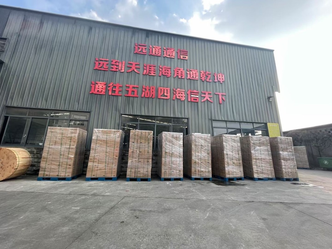 Introducción de cable óptico en forma de mariposa